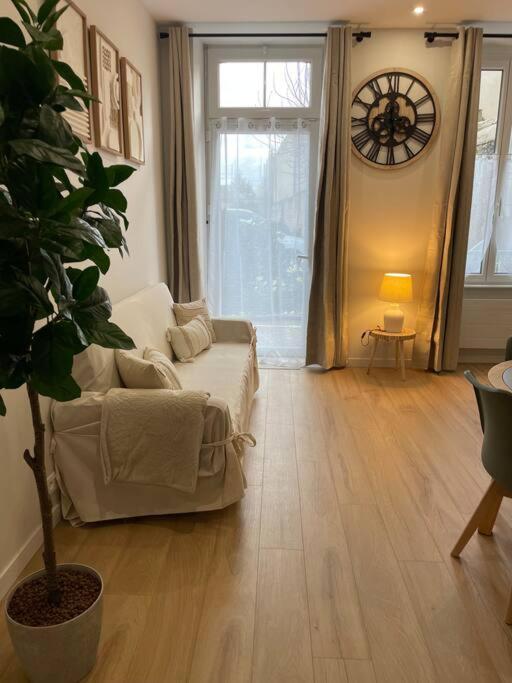 Joli Appartement Avec Parking - Proche Centre Ville Chartres Exterior photo