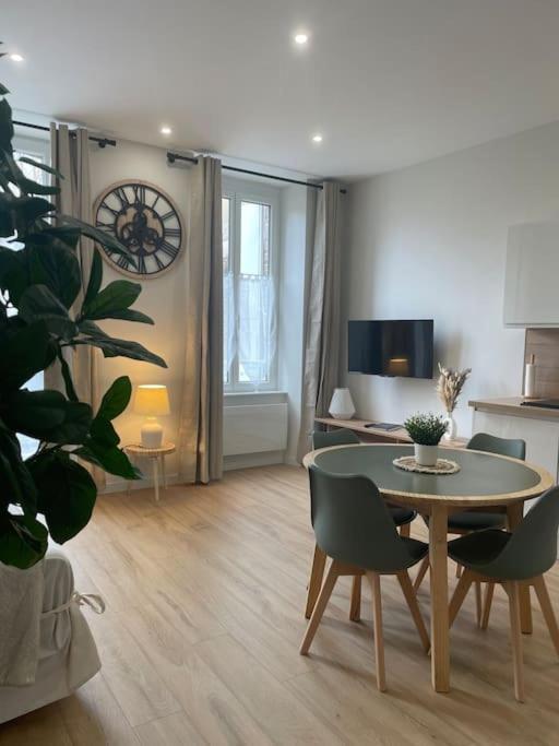 Joli Appartement Avec Parking - Proche Centre Ville Chartres Exterior photo