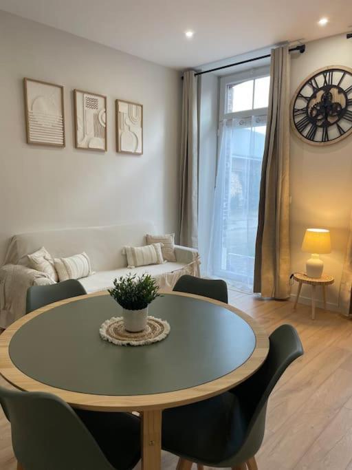 Joli Appartement Avec Parking - Proche Centre Ville Chartres Exterior photo
